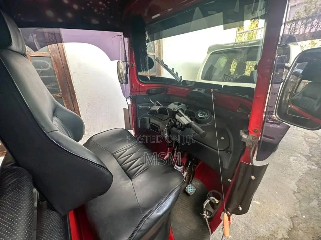 Bajaj RE 2 Stroke 2017 Three Wheel (Used)
