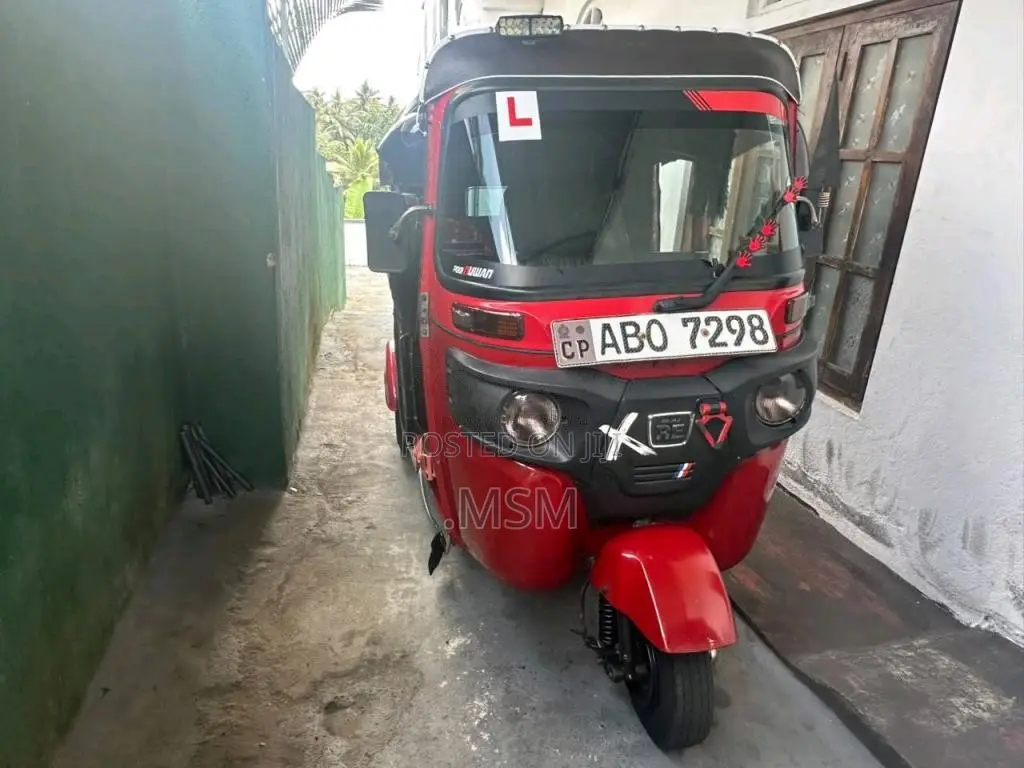 Bajaj RE 2 Stroke 2017 Three Wheel (Used)