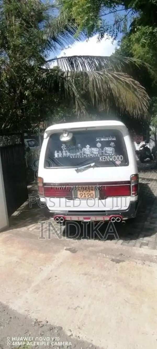 Toyota Dolphin 1996 Van (Used)
