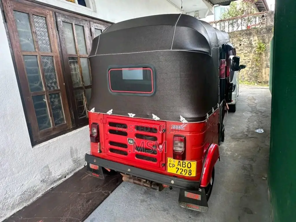 Bajaj RE 2 Stroke 2017 Three Wheel (Used)
