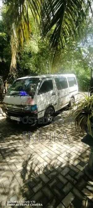 Toyota Dolphin 1996 Van (Used)
