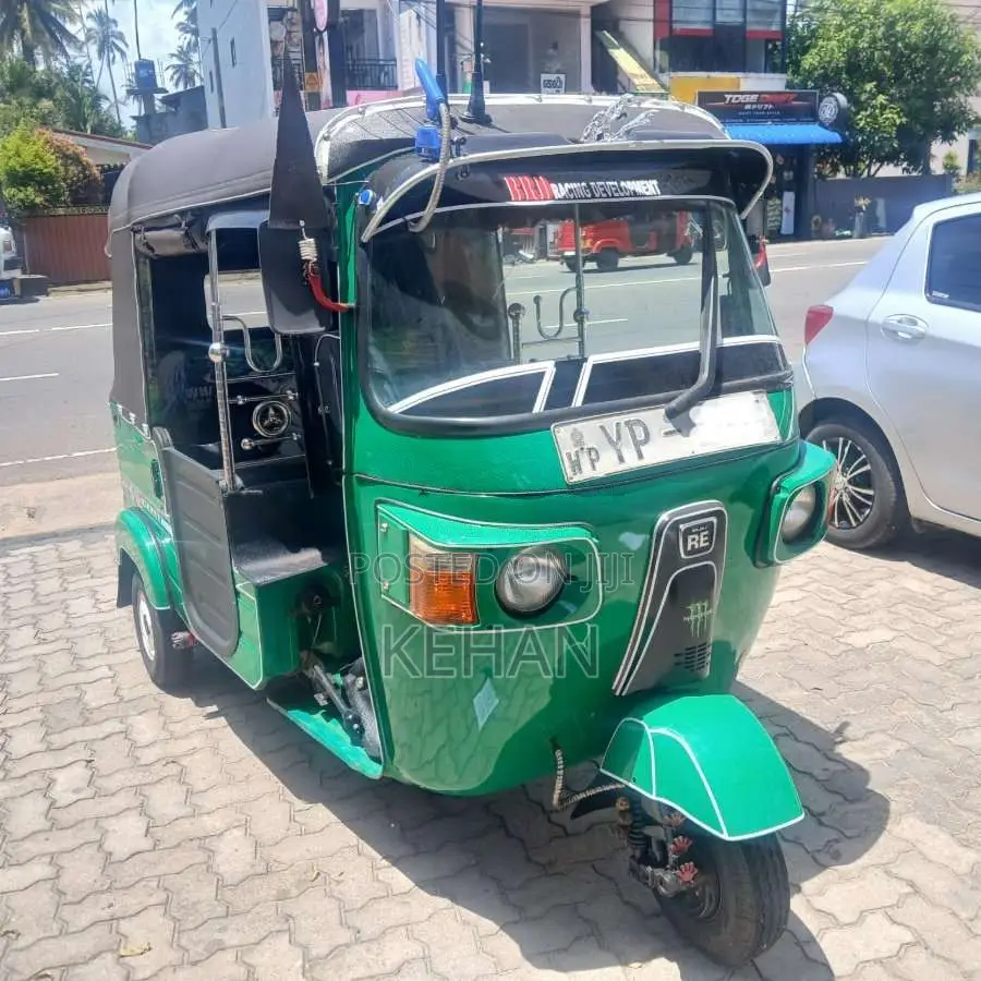 Bajaj RE 205 2011 Three Wheel (Used)