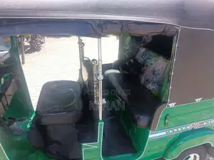 Bajaj RE 205 2011 Three Wheel (Used)