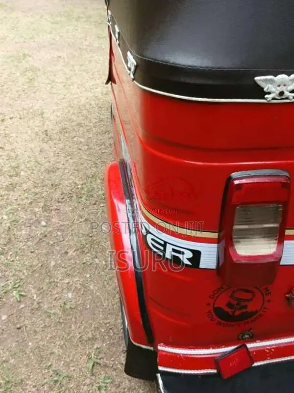 Bajaj RE 2 Stroke 2004 Three Wheel (Used)