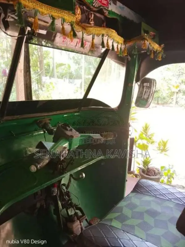 Bajaj 4 Stroke 1993 Three Wheel (Used)