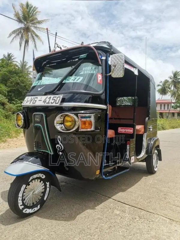 Bajaj RE 205 2011 Three Wheel (Used)