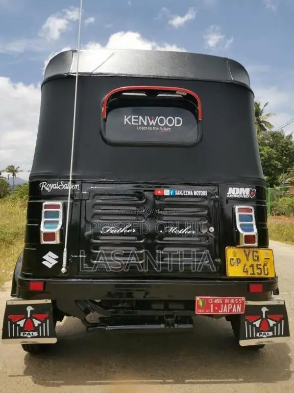 Bajaj RE 205 2011 Three Wheel (Used)