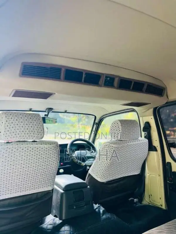 Toyota Dolphin 103 1993 Van (Used)