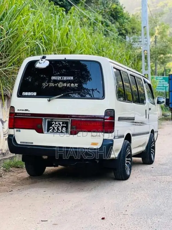 Toyota Dolphin 103 1993 Van (Used)