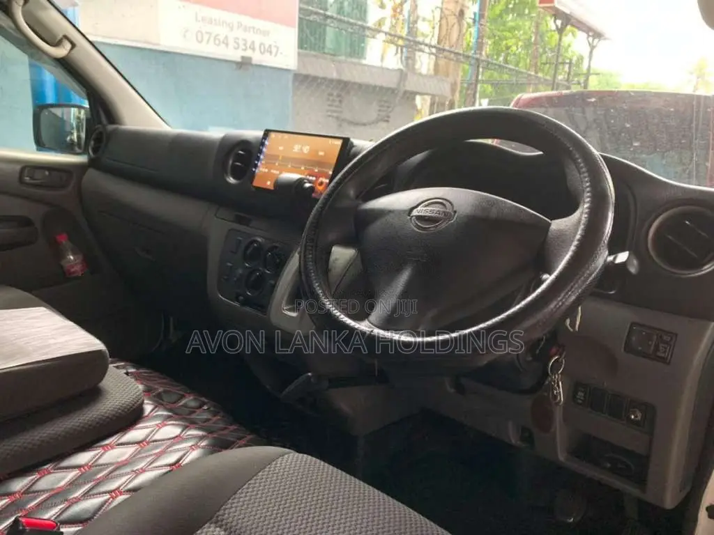 Nissan Caravan 2013 Van (Used)