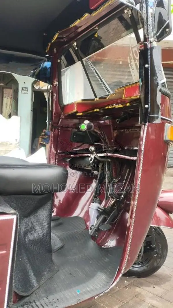 Bajaj RE 1999 Three Wheel (Used)