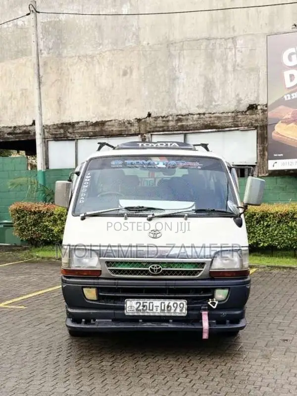 Toyota Dolphin LH102 1992 Van (Used)