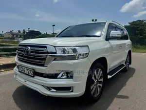 Toyota V8 2016 SUV (Used)