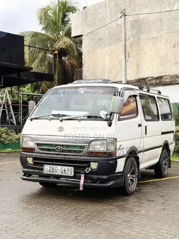 Toyota Dolphin LH102 1992 Van (Used)