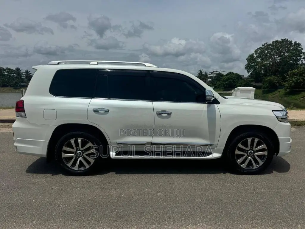 Toyota V8 2016 SUV (Used)