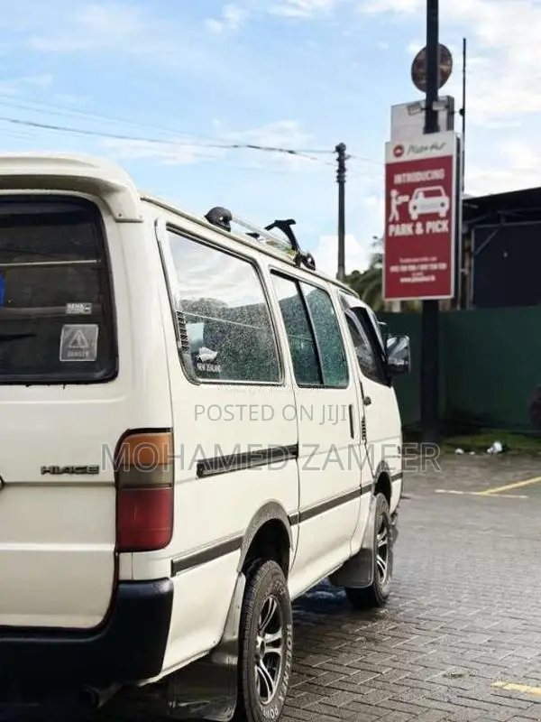 Toyota Dolphin LH102 1992 Van (Used)