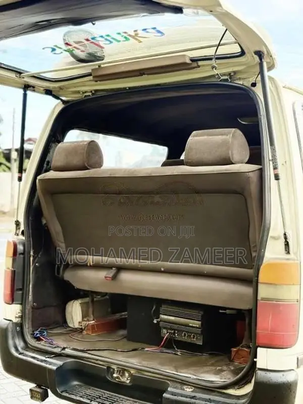 Toyota Dolphin LH102 1992 Van (Used)