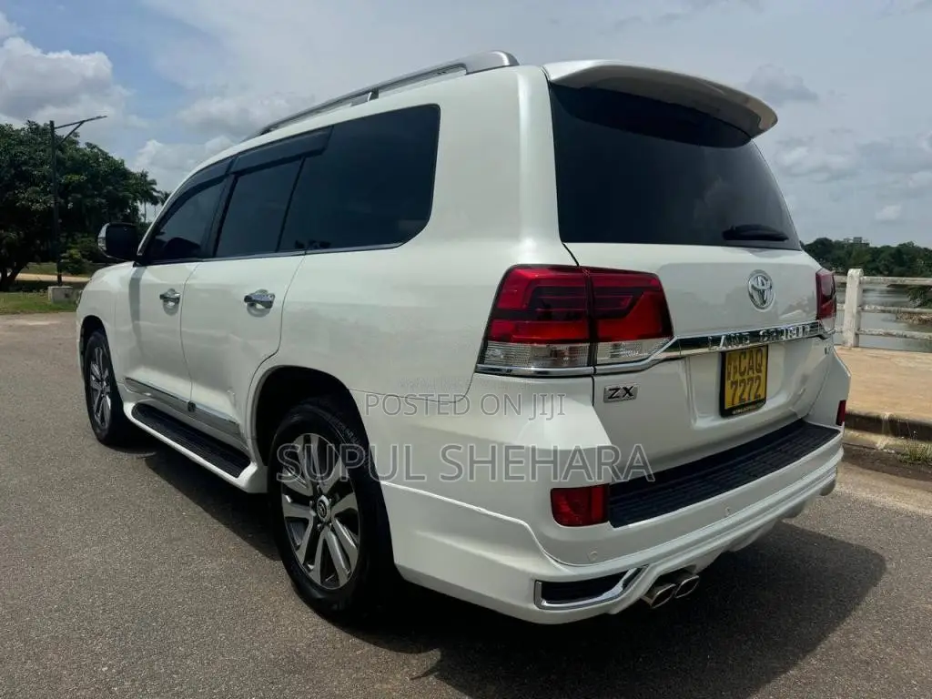 Toyota V8 2016 SUV (Used)