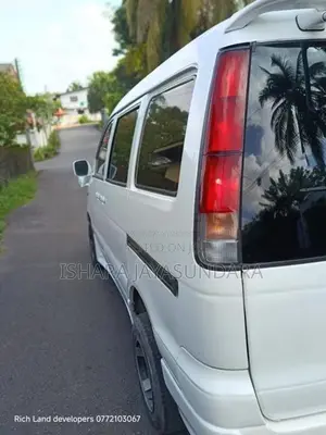 Toyota Noah Kr42 1999 Van (Used)