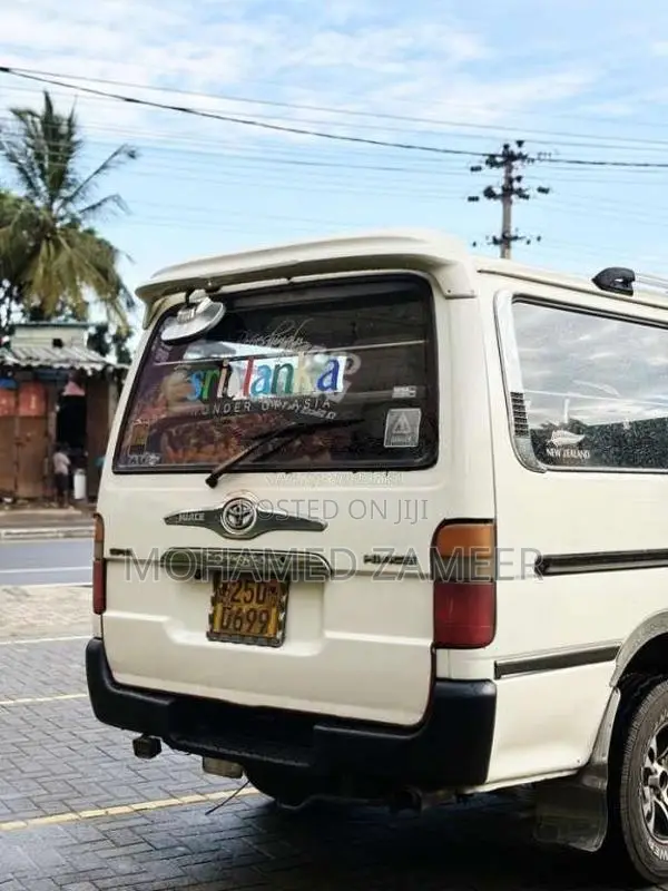 Toyota Dolphin LH102 1992 Van (Used)