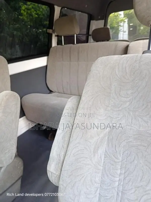 Toyota Noah Kr42 1999 Van (Used)