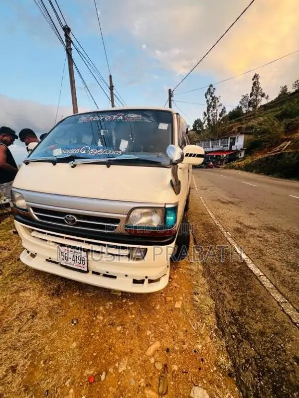 Toyota Dolphin 1991 Van (Used)