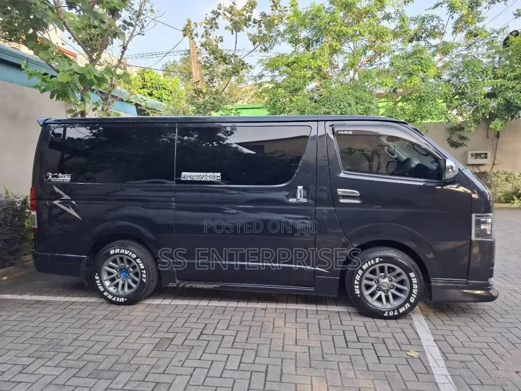 Toyota KDH 2006 Van (Used)