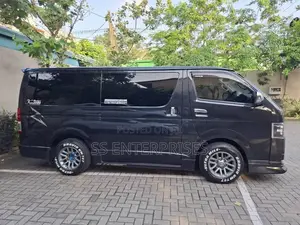 Toyota KDH 2006 Van (Used)