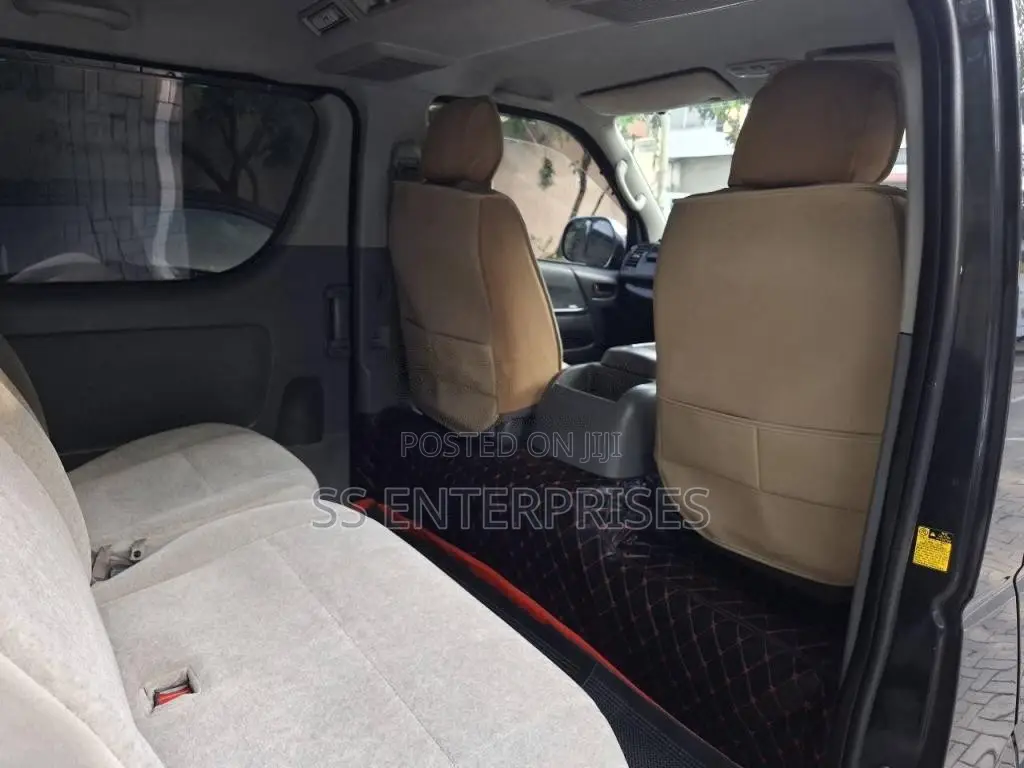 Toyota KDH 2006 Van (Used)