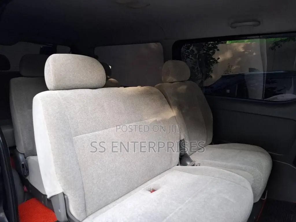 Toyota KDH 2006 Van (Used)