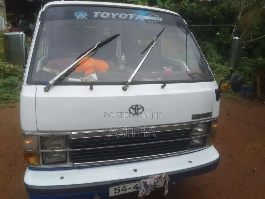 Toyota Shell 1989 Van (Used)