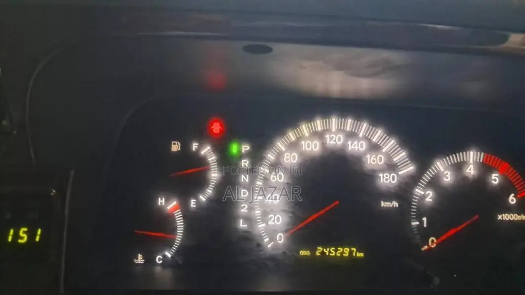 Toyota HIACE DOLPHIN LH113 SUPER GL 2000 Van (Used)