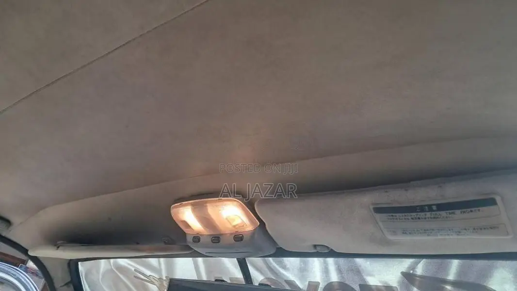 Toyota HIACE DOLPHIN LH113 SUPER GL 2000 Van (Used)