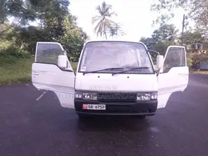 Nissan Caravan 1992 Van (Used)