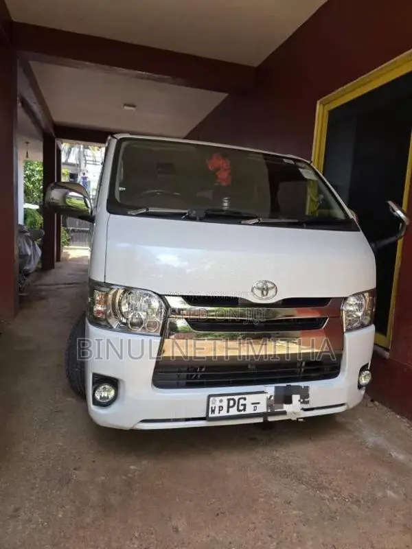 Toyota KDH 2015 Van (Used)