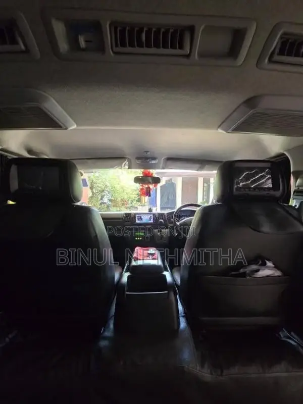 Toyota KDH 2015 Van (Used)