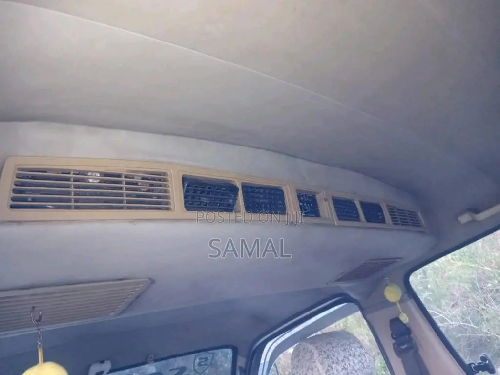 Toyota HIACE 1993 Van (Used)