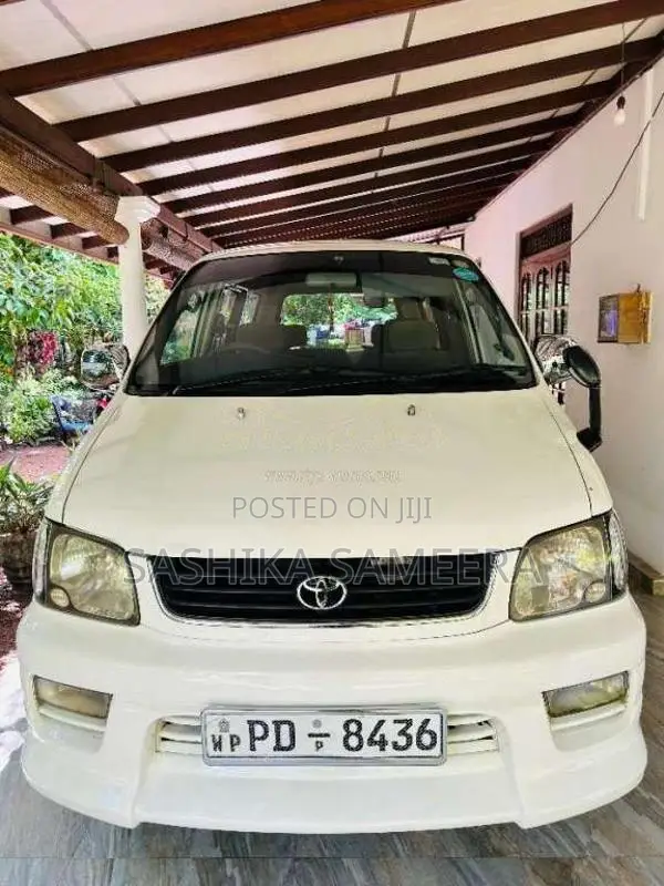 Toyota Noah 2007 Van (Used)
