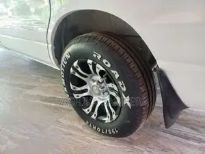 Toyota Noah 2007 Van (Used)