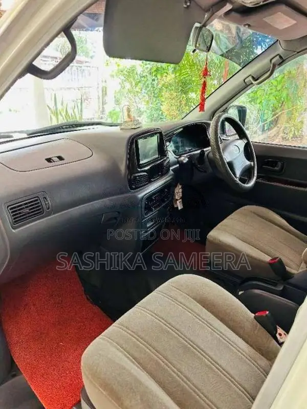 Toyota Noah 2007 Van (Used)