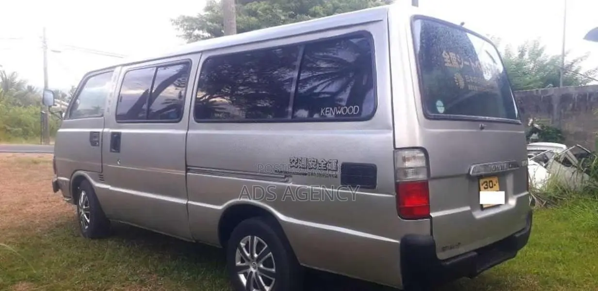 Toyota LH30 1982 Van (Used)