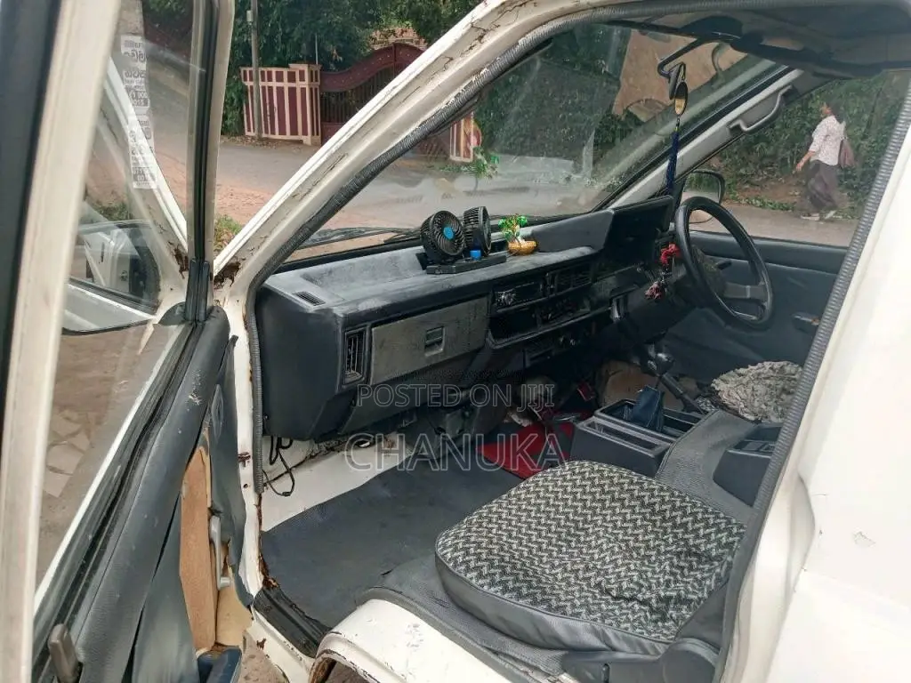 Toyota CM36 1990 Van (Used)