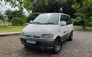 Nissan Serena 1995 Van (Used)