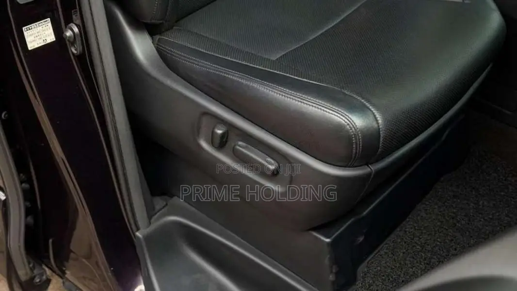 Toyota Vellfire Executive Lounge 2014 Van (Used)