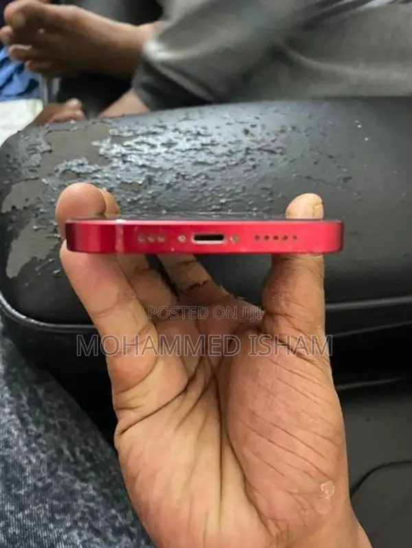 Apple iPhone 13 (Used)