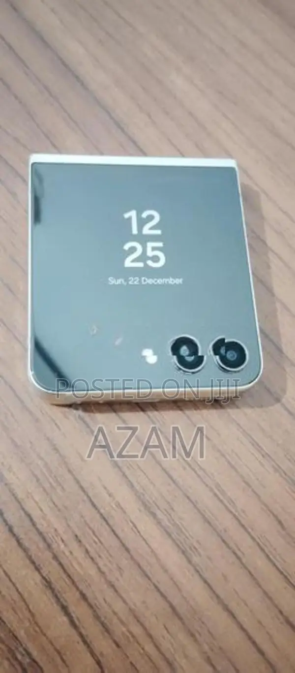Samsung Galaxy Z Flip 5 (Used)