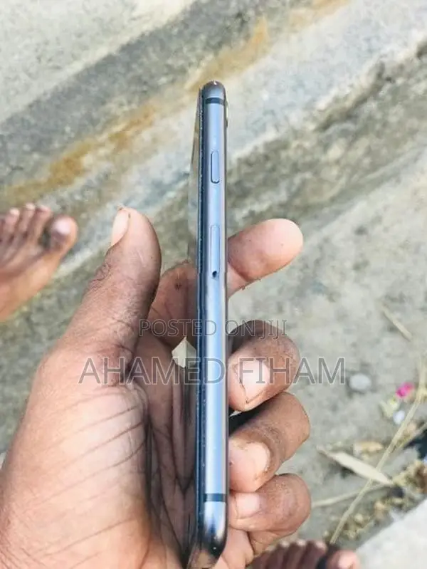 Apple iPhone 8 (Used)