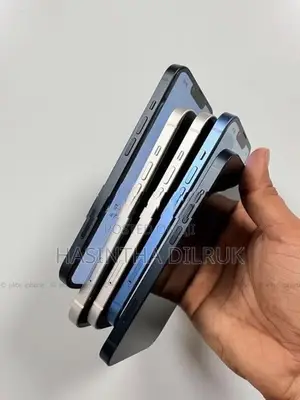 Apple iPhone 13 (Used)