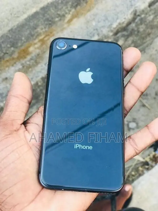 Apple iPhone 8 (Used)