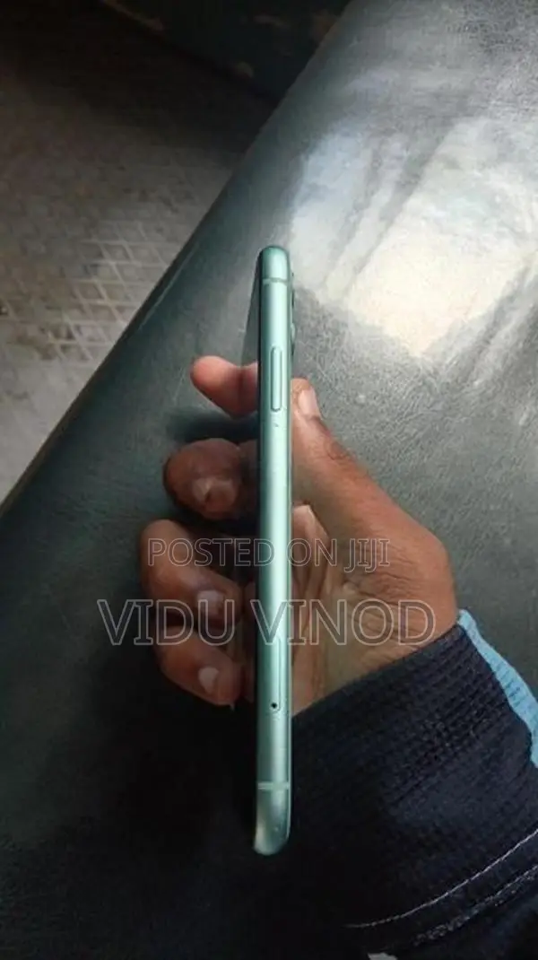 Apple iPhone 11 (Used)